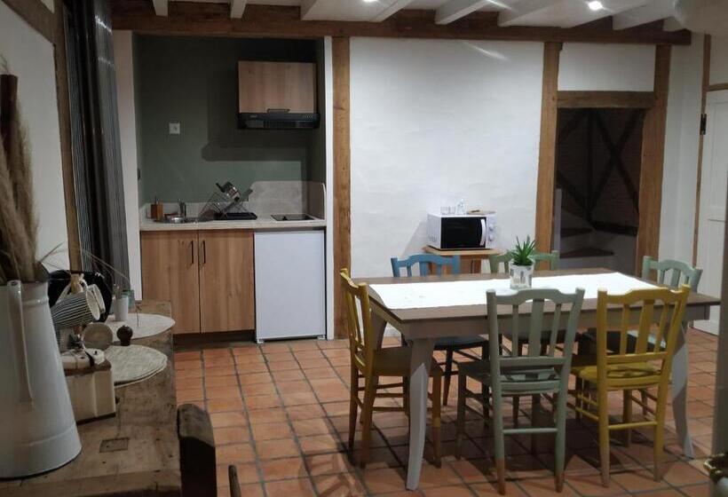 住宿加早餐  La Résinière De Pirique