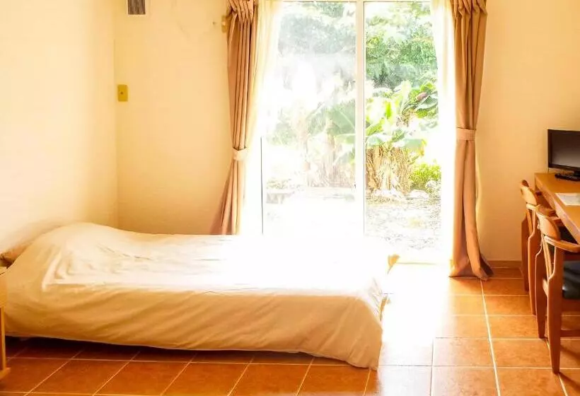 Hotelli Asobibase Yamabarehouse