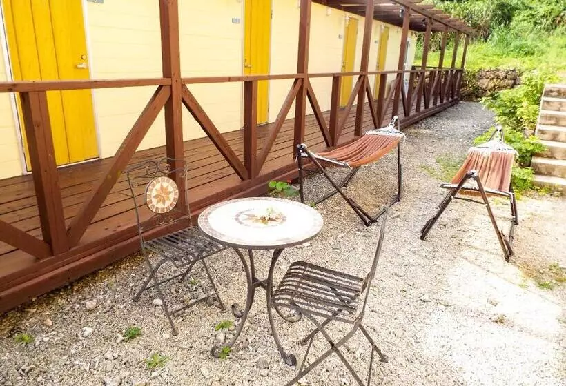 Hotelli Asobibase Yamabarehouse