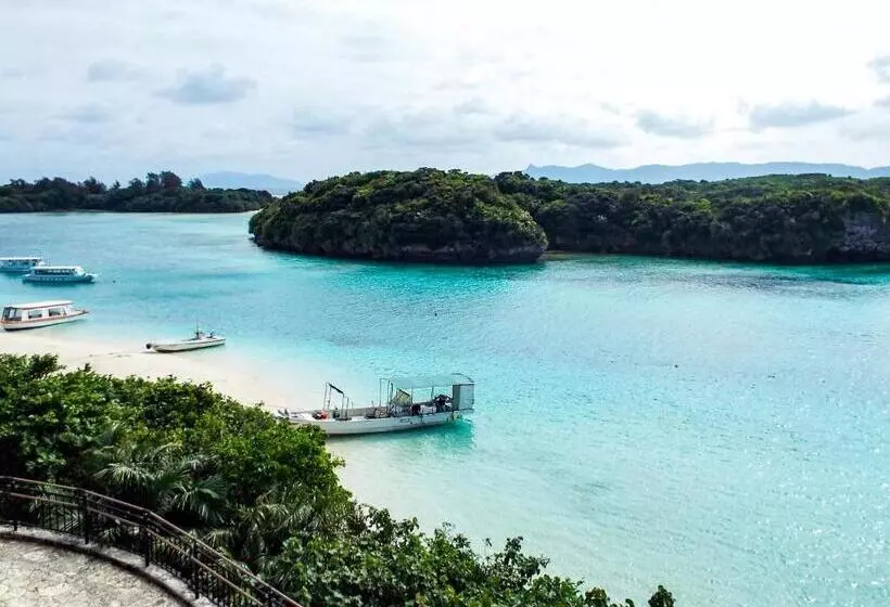 Hotelli Asobibase Yamabarehouse