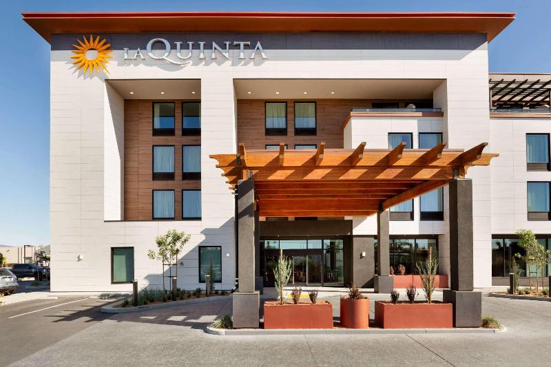 ホテル La Quinta Inn & Suites By Wyndham Santa Rosa Sonoma