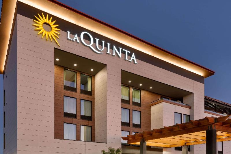ホテル La Quinta Inn & Suites By Wyndham Santa Rosa Sonoma