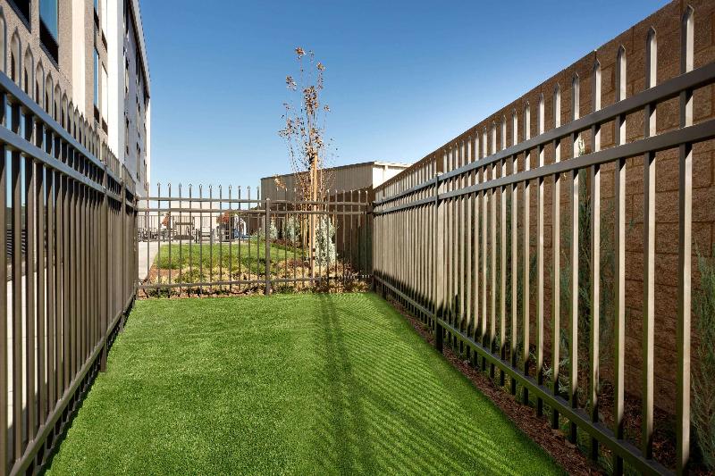 ホテル La Quinta Inn & Suites By Wyndham Santa Rosa Sonoma