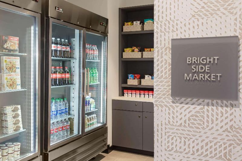 ホテル La Quinta Inn & Suites By Wyndham Santa Rosa Sonoma