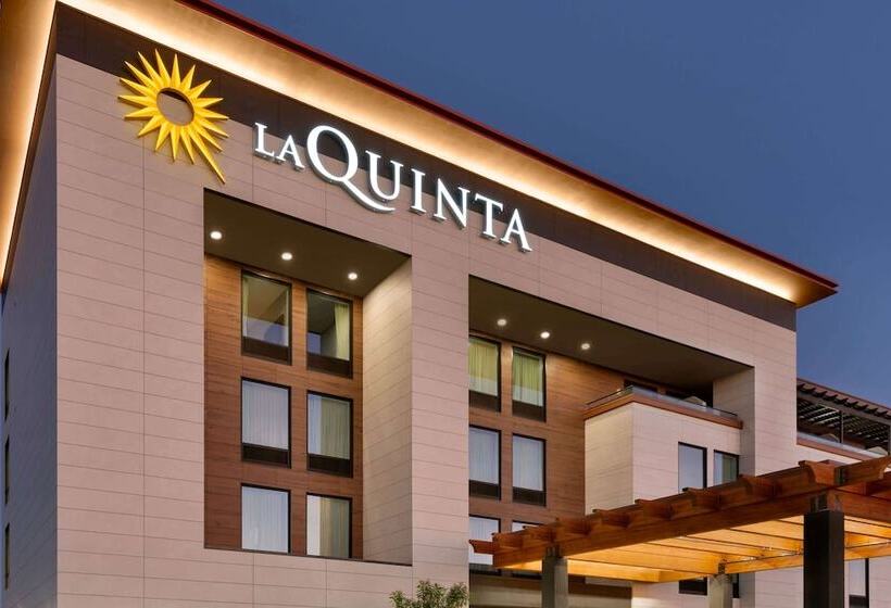 ホテル La Quinta Inn & Suites By Wyndham Santa Rosa Sonoma