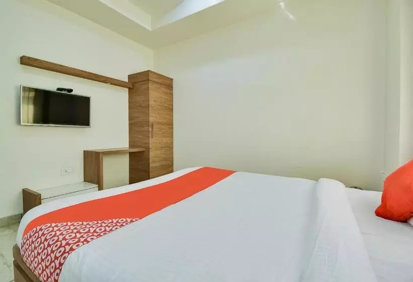 Hotelli Oyo 71253 Milan Palace