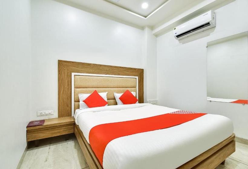 Hotell Oyo 71253 Milan Palace