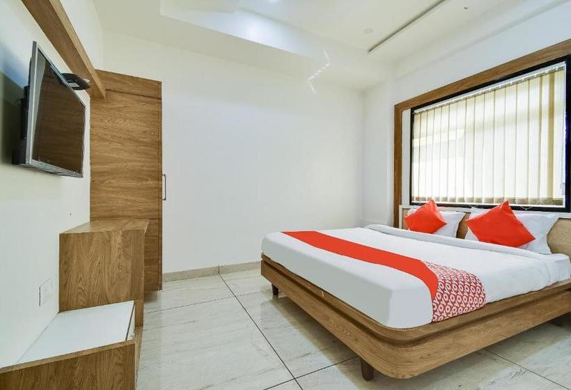 Hotell Oyo 71253 Milan Palace