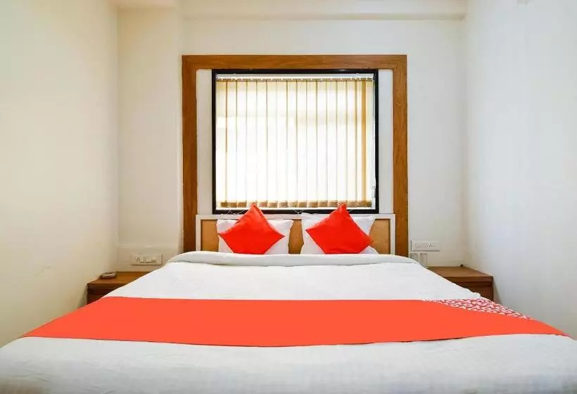 Hotelli Oyo 71253 Milan Palace