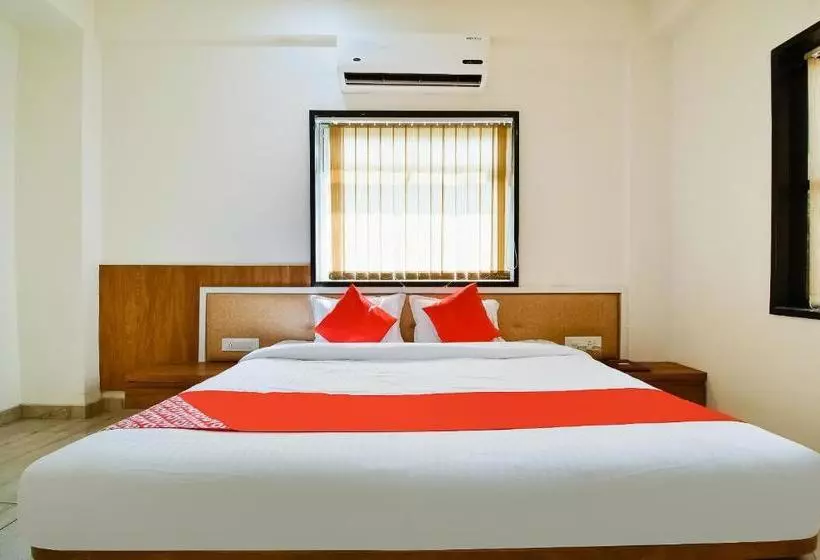Hotelli Oyo 71253 Milan Palace