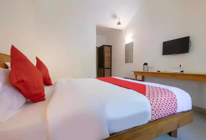 Hotelli Oyo 72047 Thankaiya Lodge