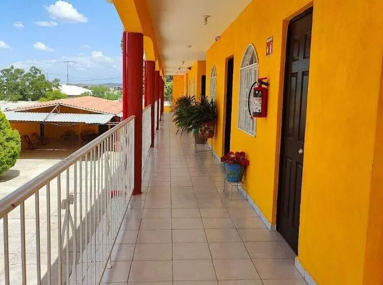 Hotelli Posada Santa Elena