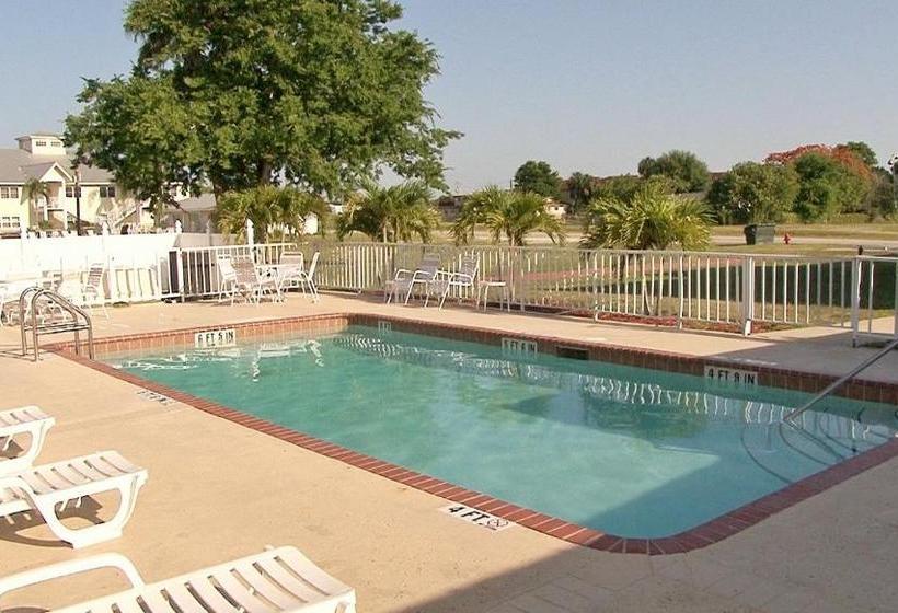 酒店 Roland And Mary Ann Martin Resort