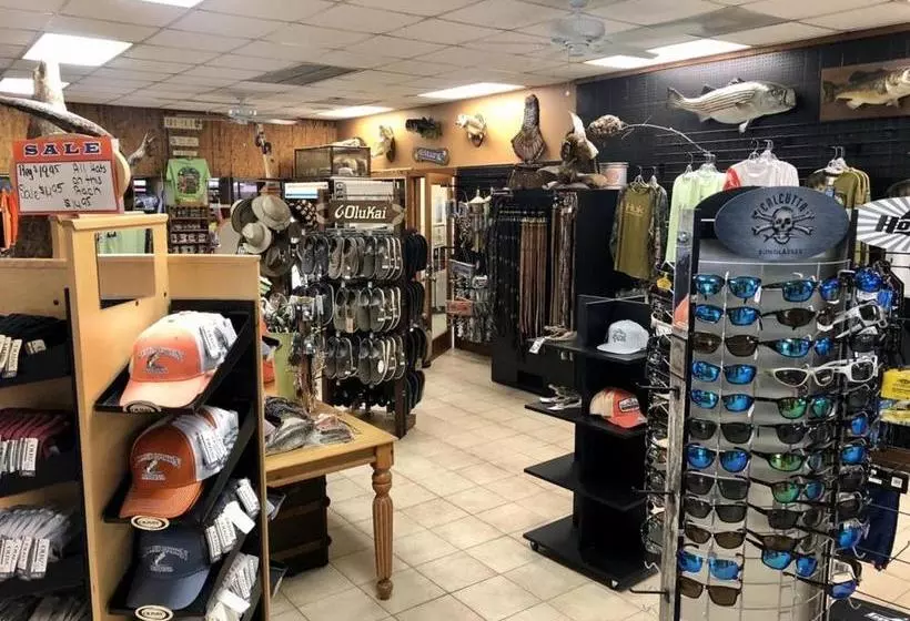 هتل Roland And Mary Ann Martin Resort