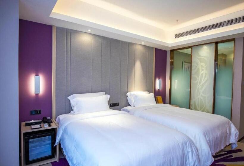 Lavande Hotel Chongqing West Station Baguo Cheng