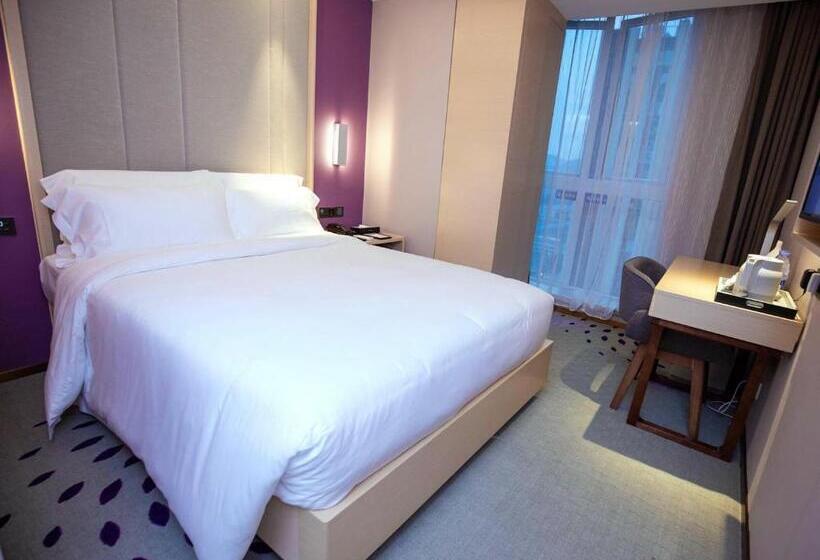 Lavande Hotel Chongqing West Station Baguo Cheng