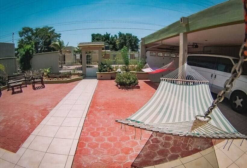 ペンション Pueblo Nomada Hostel