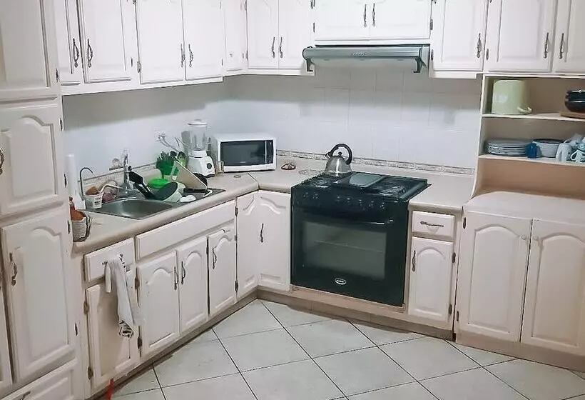 ペンション Pueblo Nomada   Hostel