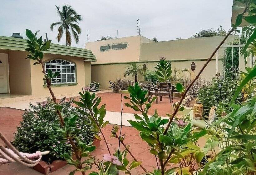 ペンション Pueblo Nomada Hostel