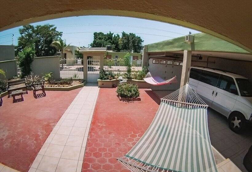 ペンション Pueblo Nomada Hostel