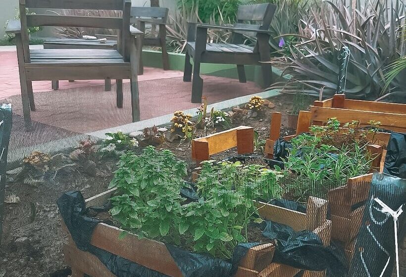 ペンション Pueblo Nomada Hostel