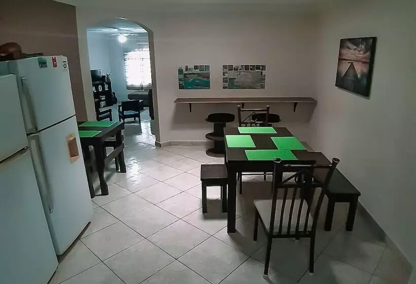 ペンション Pueblo Nomada   Hostel
