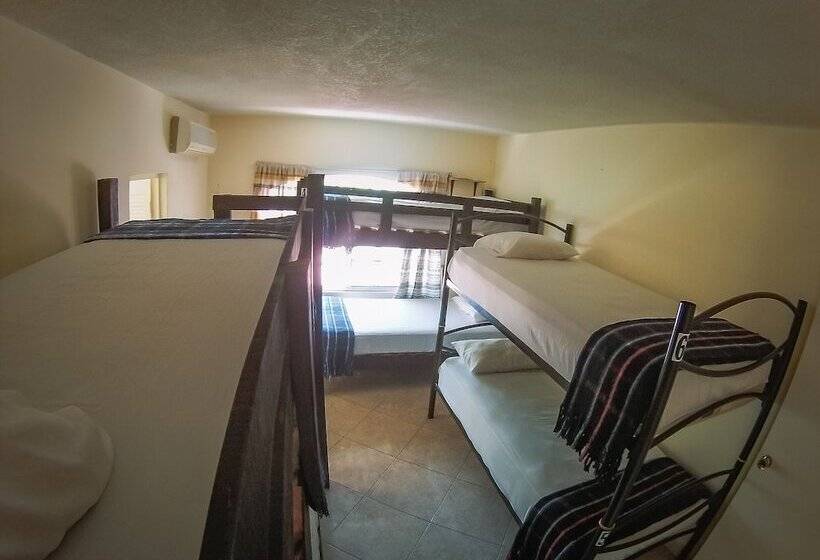 ペンション Pueblo Nomada Hostel