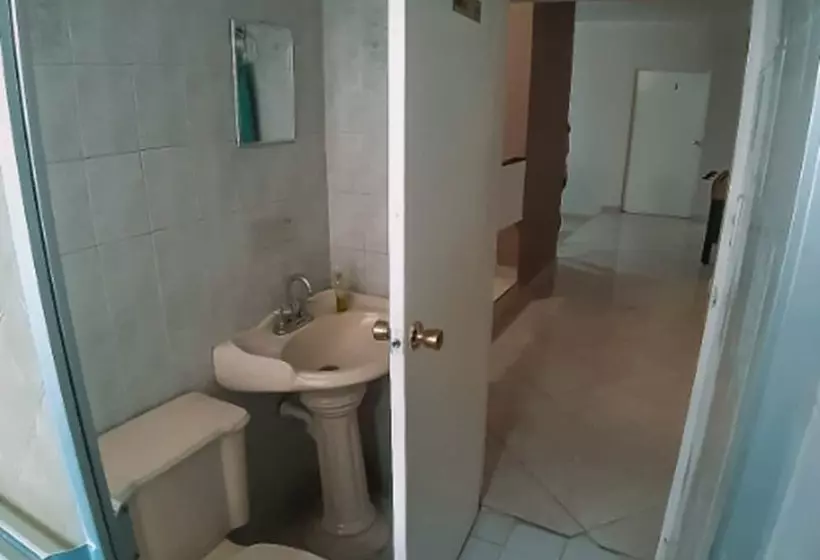 ペンション Pueblo Nomada   Hostel