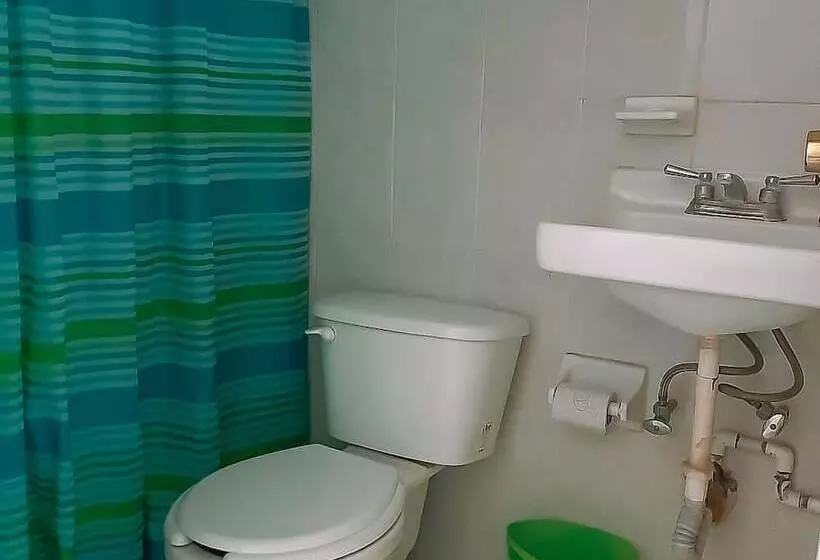 ペンション Pueblo Nomada   Hostel
