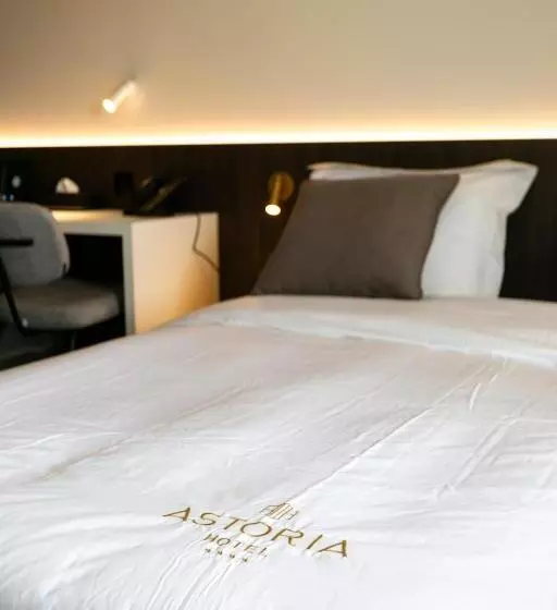 ホテル Astoria