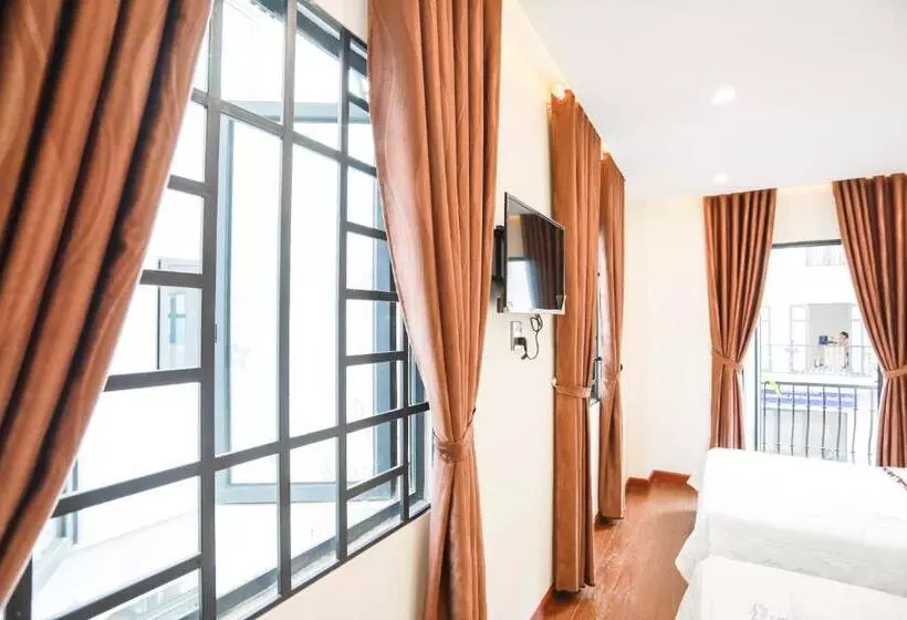 هتل Khách Sạn Triều Dâng