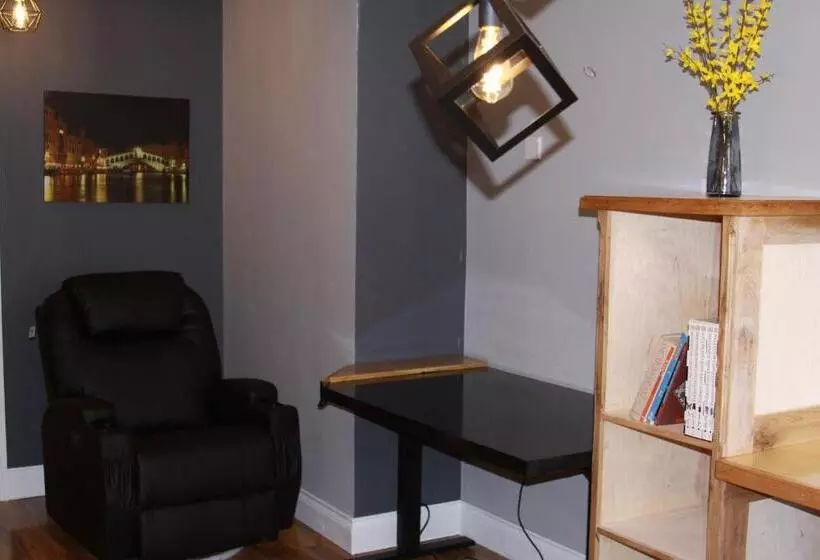 Retkeilymaja College Street Abode