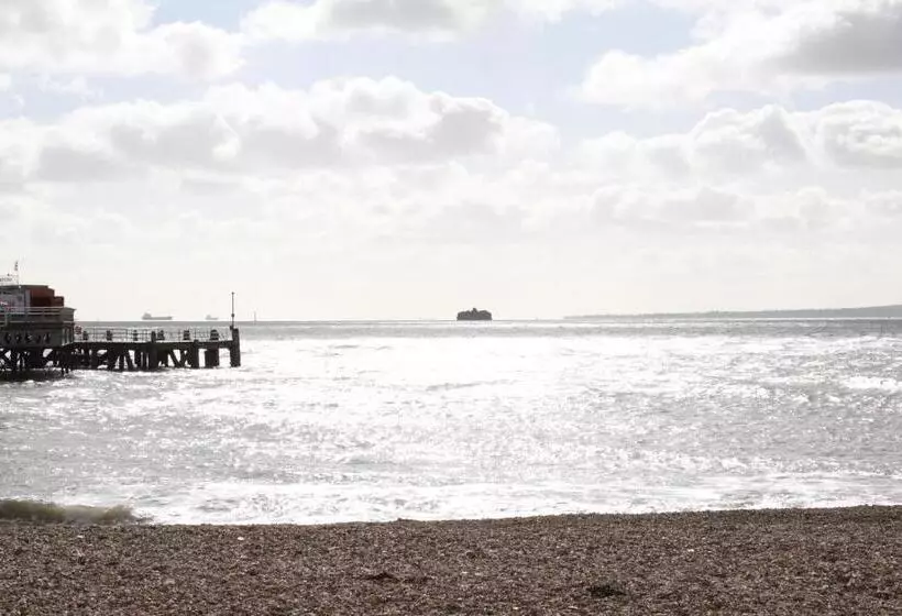 Retkeilymaja College Street Abode