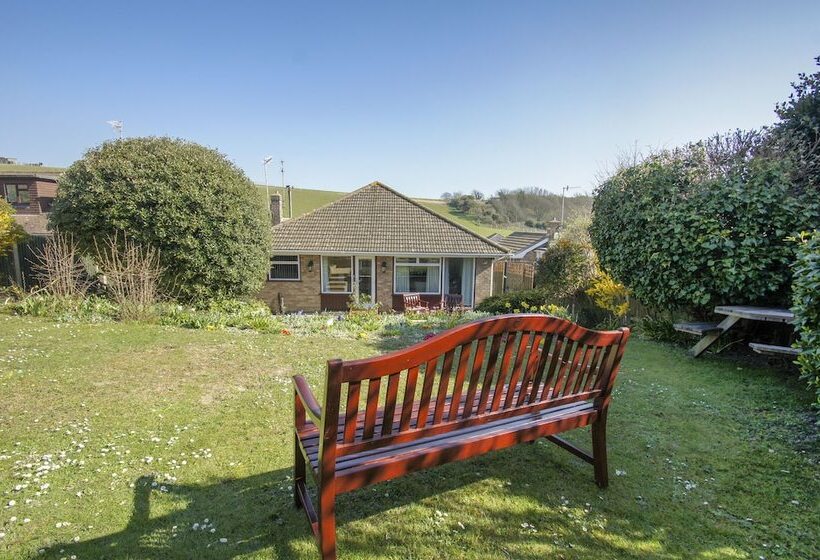Dean Court Bungalow Parking By Brighton Holiday Lets