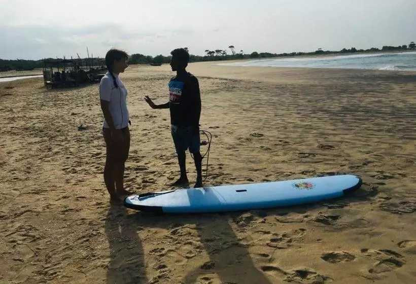 هتل Abia Surf Camp