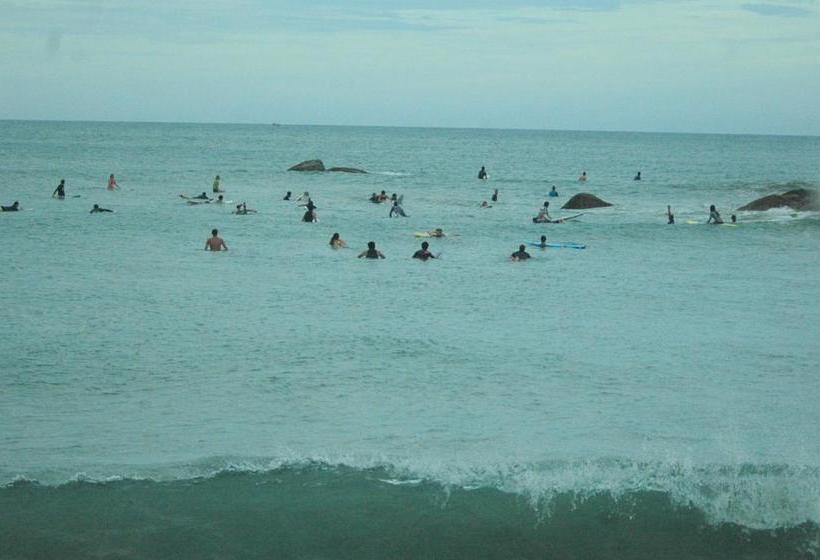 فندق Abia Surf Camp