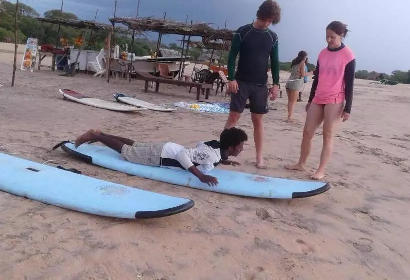 هتل Abia Surf Camp
