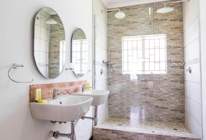 هتل Peace Corner Cottages