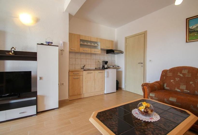 Pensionat Lucijana Room