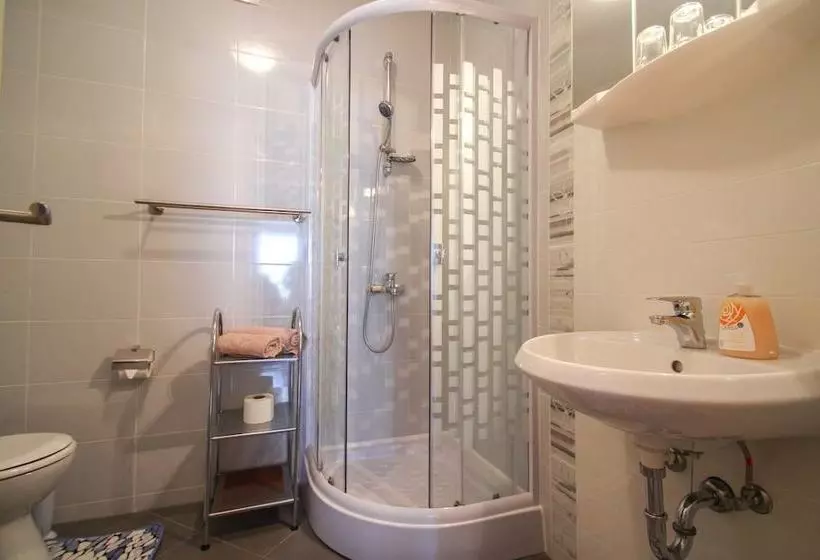پانسیون Lucijana Room