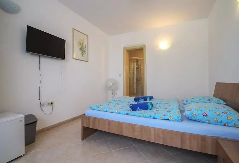 پانسیون Lucijana Room