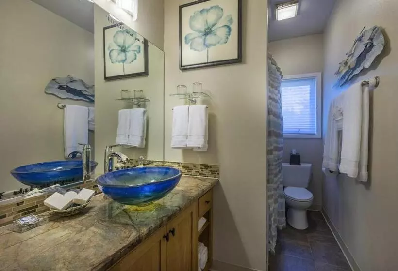 Tyee Lodge Bed And Breakfast