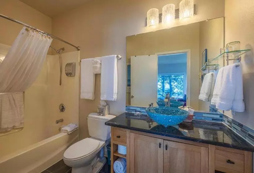 Tyee Lodge Bed And Breakfast