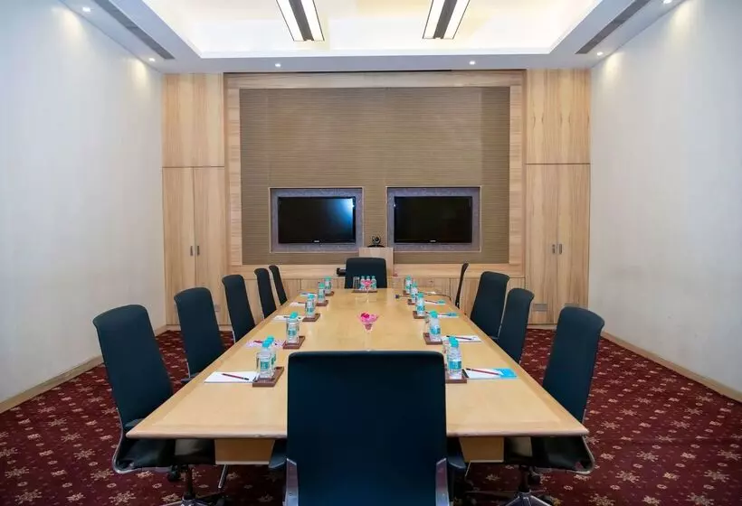 ホテル Ramada Plaza By Wyndham Pune Hinjewadi