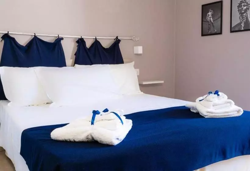 تختخواب و صبحانه La Petite Maison