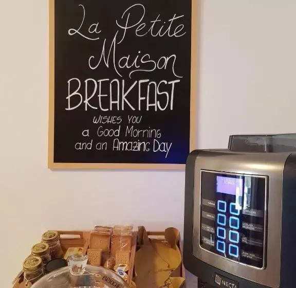 تختخواب و صبحانه La Petite Maison