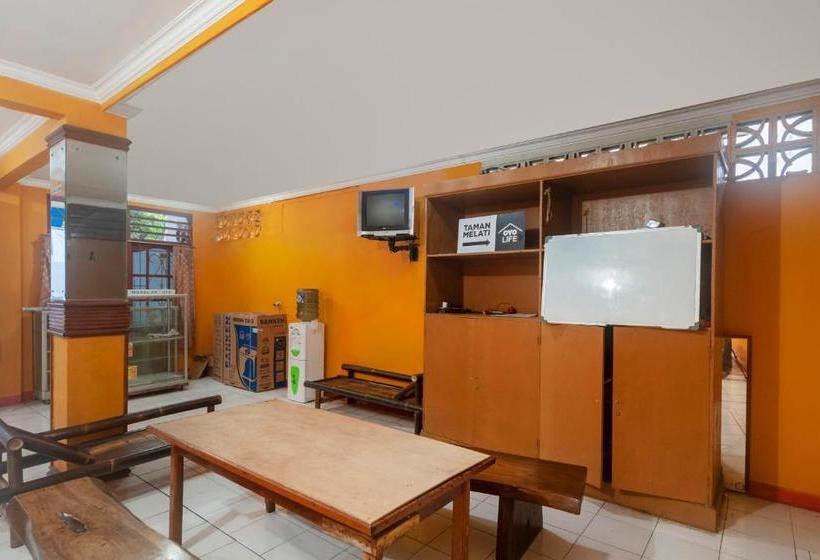 בית מלון כפרי Oyo Life 3034 Taman Melati