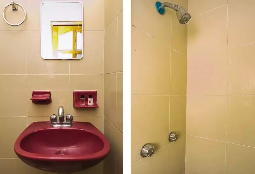 Hotelli Oyo  Posada Los Angeles