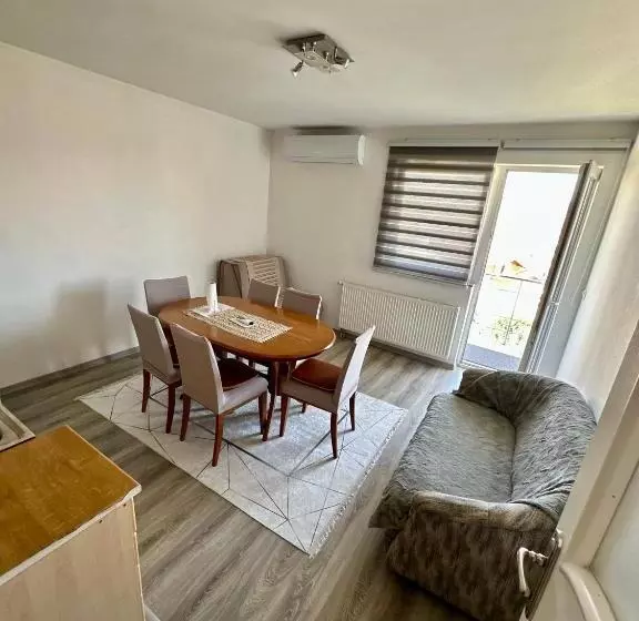 پانسیون Apartman Ejna
