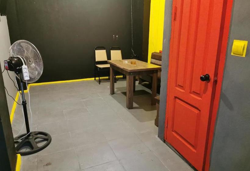 هاستل Rose House